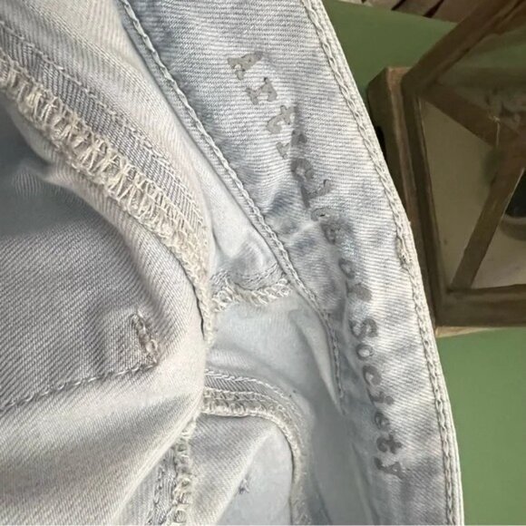 Articles of Society Women's Jeans 26 Ankle Fringe Cuffs Comfy Relaxed Light Wash - Picture 8 of 8